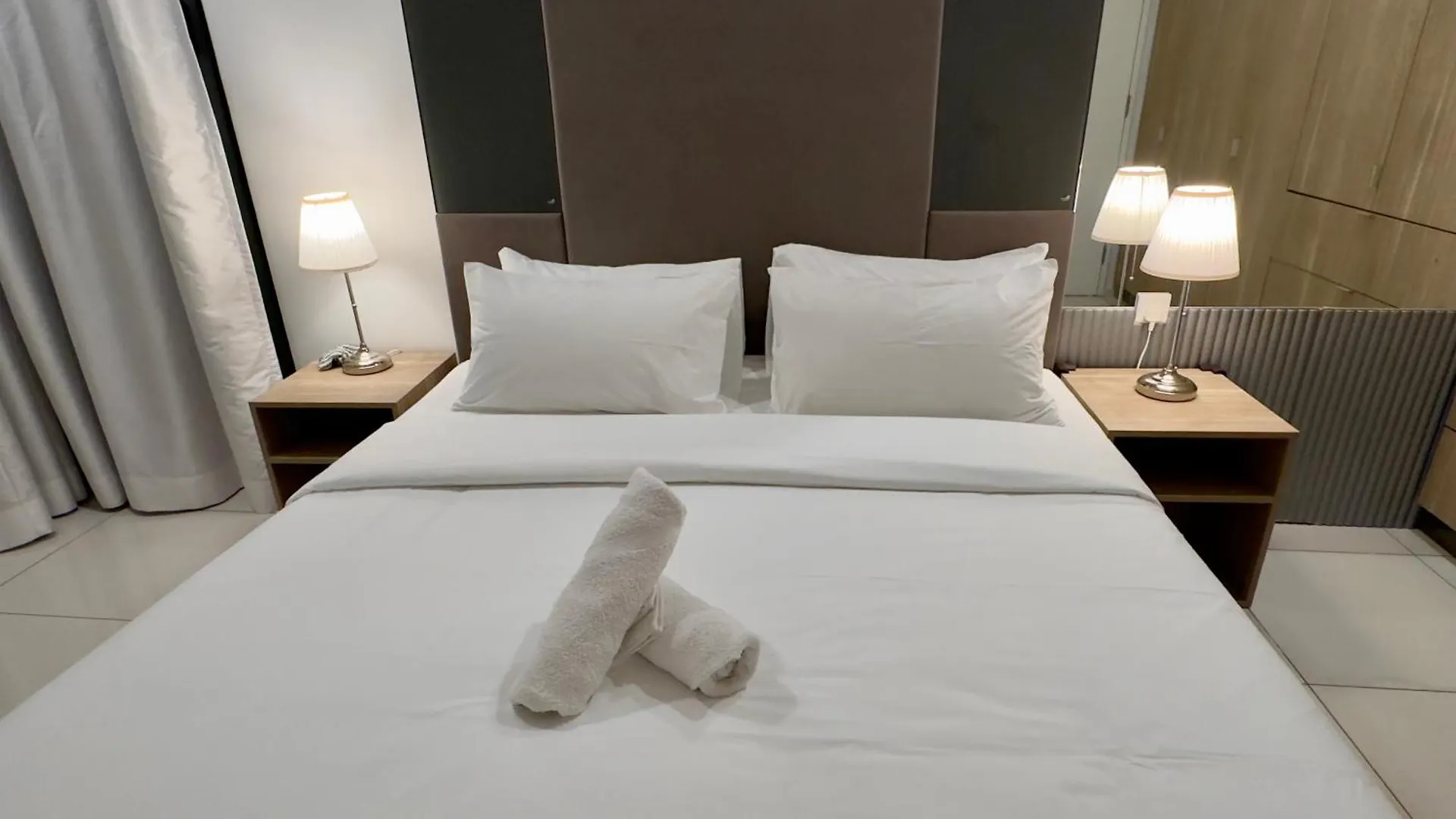 Balcony Unit II & The Robertson Residence 33F 吉隆坡 公寓