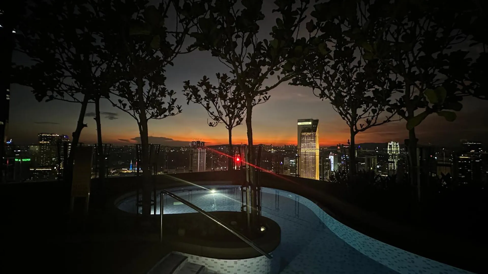 Balcony Unit II & The Robertson Residence 33F 吉隆坡 公寓