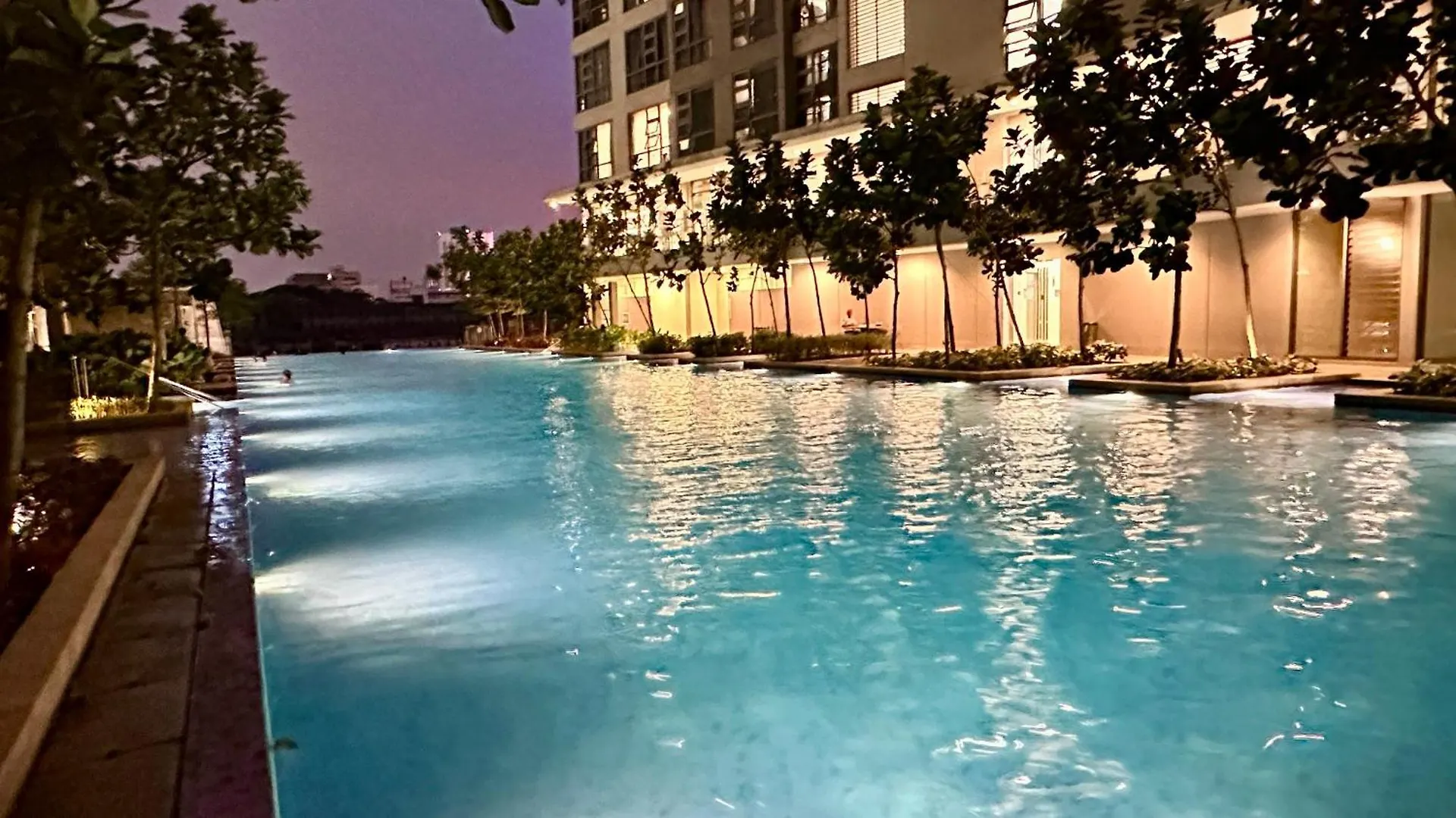 Balcony Unit II & The Robertson Residence 33F 吉隆坡